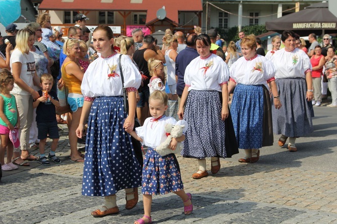 30. Jubileuszowe Dożynki Ekumeniczne w Brennej 2019 - korowód