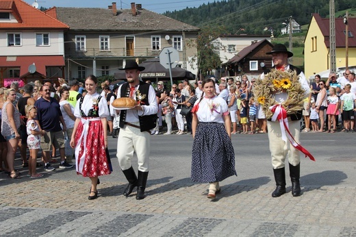 30. Jubileuszowe Dożynki Ekumeniczne w Brennej 2019 - korowód