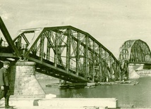 Rozwadów. Zniszczony most na Sanie.