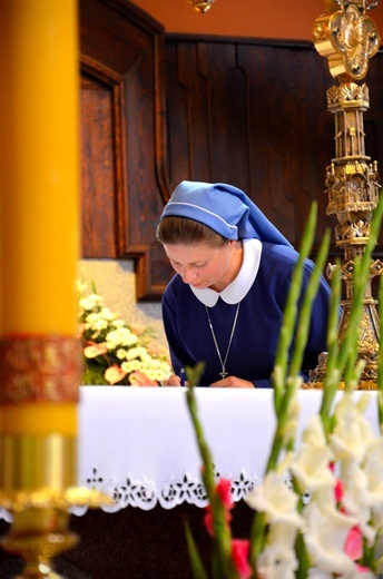Śluby wieczyste s. Niny, Uczennicy Krzyża