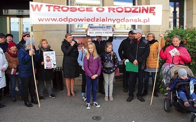 Oświadczenia rodzicielskie, przygotowane według wzoru Ordo Iuris, znaleźć można na stronie: odpowiedzialnygdansk.pl.