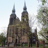 Monumentalny kościół pw. Najświętszego Serca Jezusowego w Skarżysku-Kamiennej zaprojektował Józef Dziekoński. Budowa świątyni została zakończona w 1923 roku.