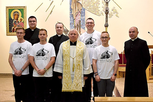 Pamiątkowe zdjęcie tuż przed wyjściem w drogę.