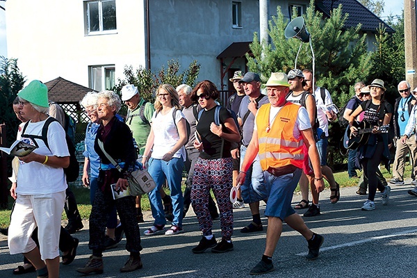 Wielu pątników przemierza tę trasę  od samego początku.