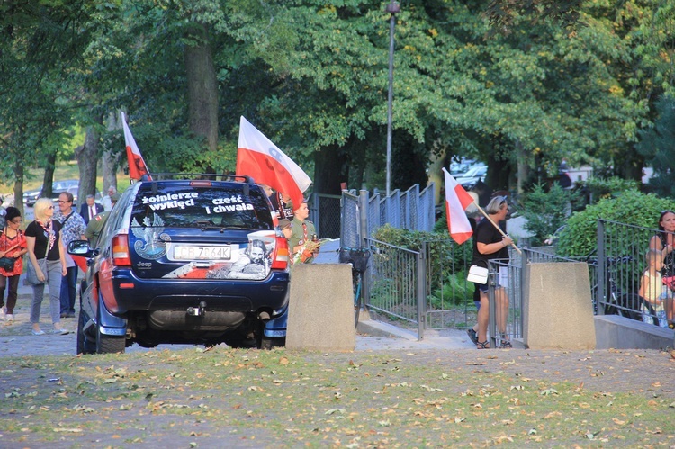 Obchody 73. rocznicy śmierci Danuty Siedzikówny "Inki" oraz Feliksa Selmanowicza "Zagończyka"