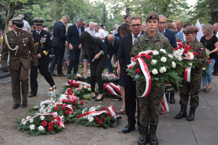 Obchody 73. rocznicy śmierci Danuty Siedzikówny "Inki" oraz Feliksa Selmanowicza "Zagończyka"