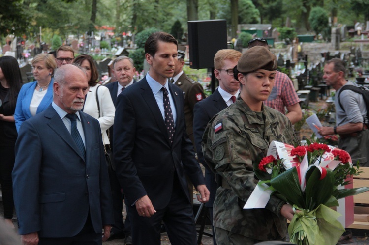 Obchody 73. rocznicy śmierci Danuty Siedzikówny "Inki" oraz Feliksa Selmanowicza "Zagończyka"