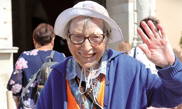 Babcia Emma  u celu pielgrzymki.