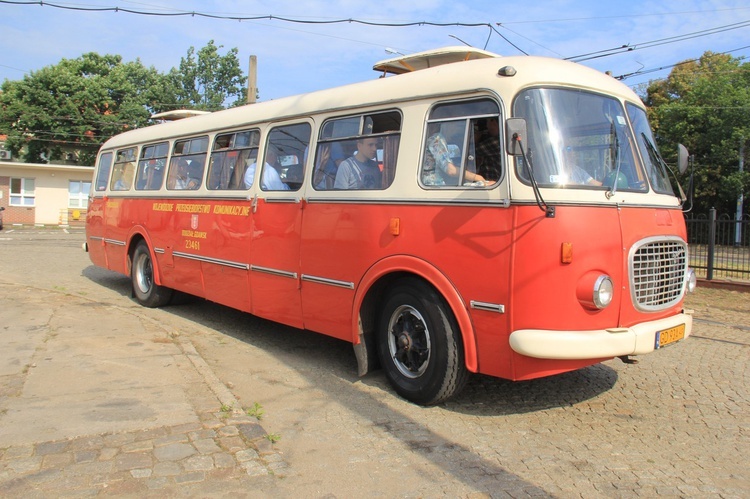 Śladami Sierpnia '80 w zabytkowym "ogórku" 