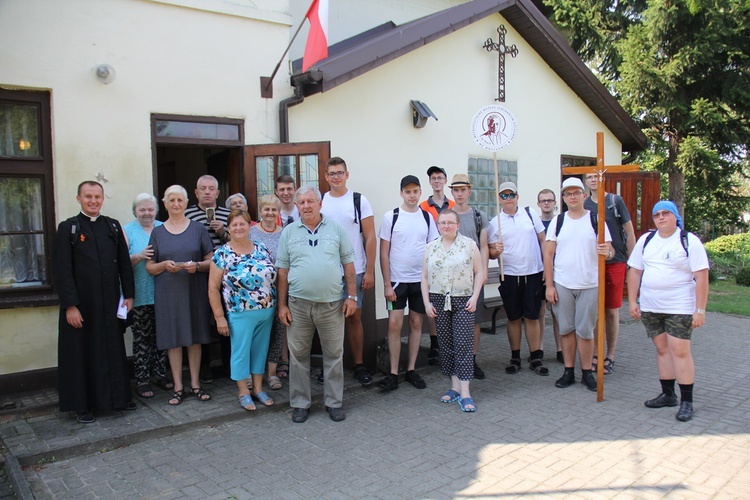 Klerycy idą pieszo na Jasną Górę - dzień 1