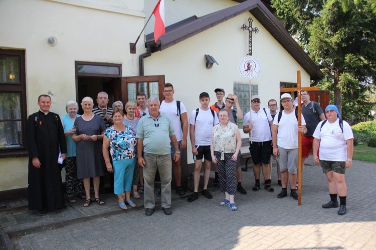 Klerycy idą pieszo na Jasną Górę - dzień 1