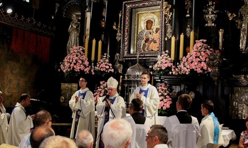 Msza św. wieńcząca tegoroczne pielgrzymowanie z Żywca przed oblicze Pani Jasnogórskiej.