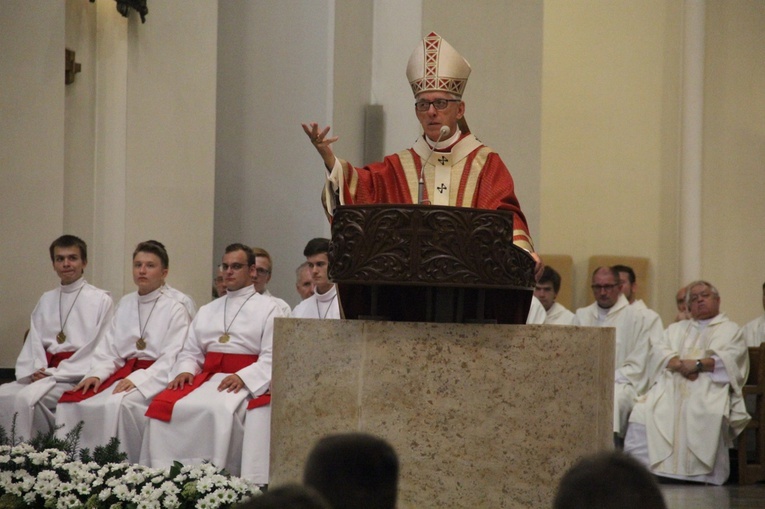 Pielgrzymka ministrantów do katedry w Katowicach