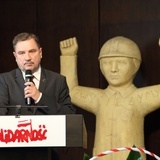 Krzyże Wolności i Solidarności w Sali BHP