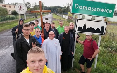 Klerycy idą pieszo na Jasną Górę - dzień 2