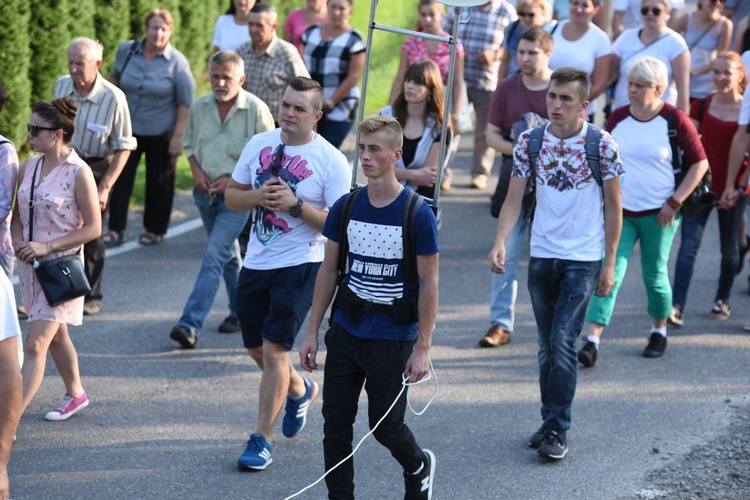 Droga Krzyżowa na górę Kożuch