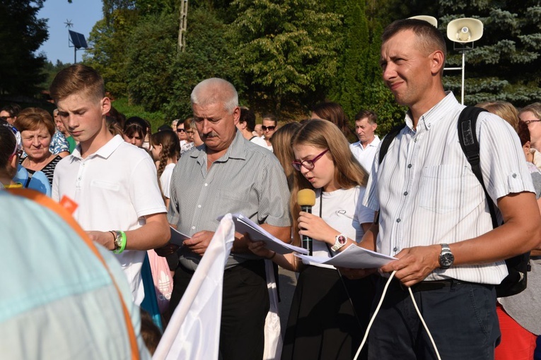 Droga Krzyżowa na górę Kożuch