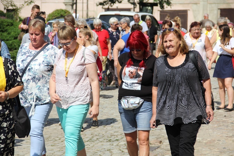 10. Pielgrzymka chorych, niepełnosprawnych i ich opiekunów do Henrykowa