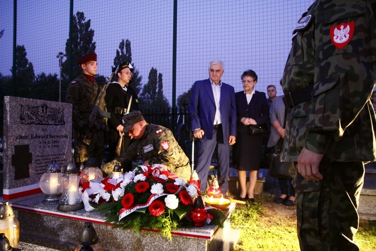 Apel Pamięci nad grobami westerplatczyków w Gliwicach