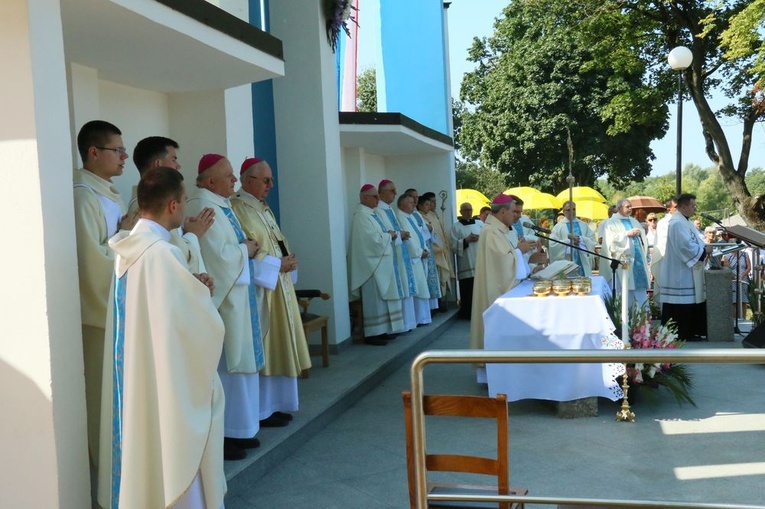 Uroczystości odpustowe w Wąwolnicy