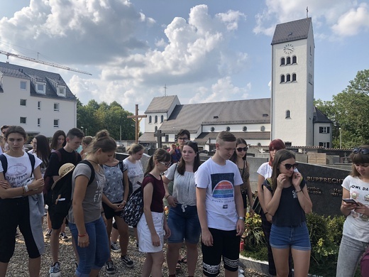 Pielgrzymka stypendystów Funduszu im. bł. ks. Szramka do Dachau