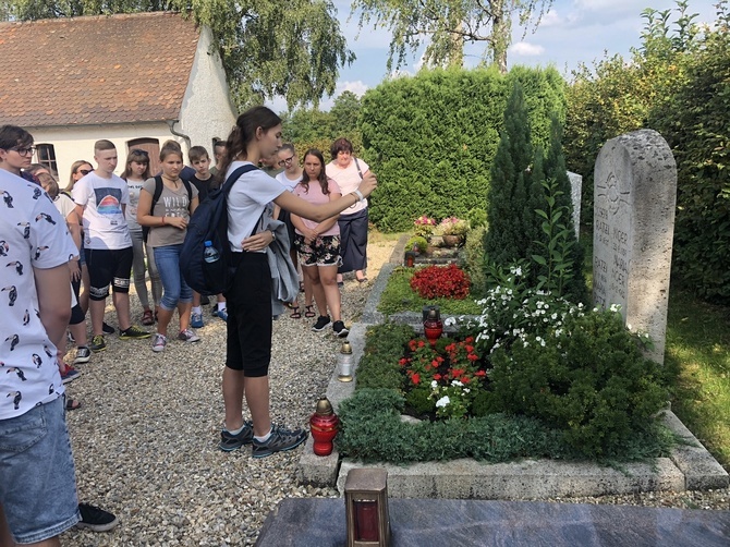 Pielgrzymka stypendystów Funduszu im. bł. ks. Szramka do Dachau