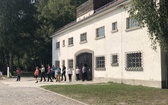 Pielgrzymka stypendystów Funduszu im. bł. ks. Szramka do Dachau