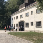 Pielgrzymka stypendystów Funduszu im. bł. ks. Szramka do Dachau