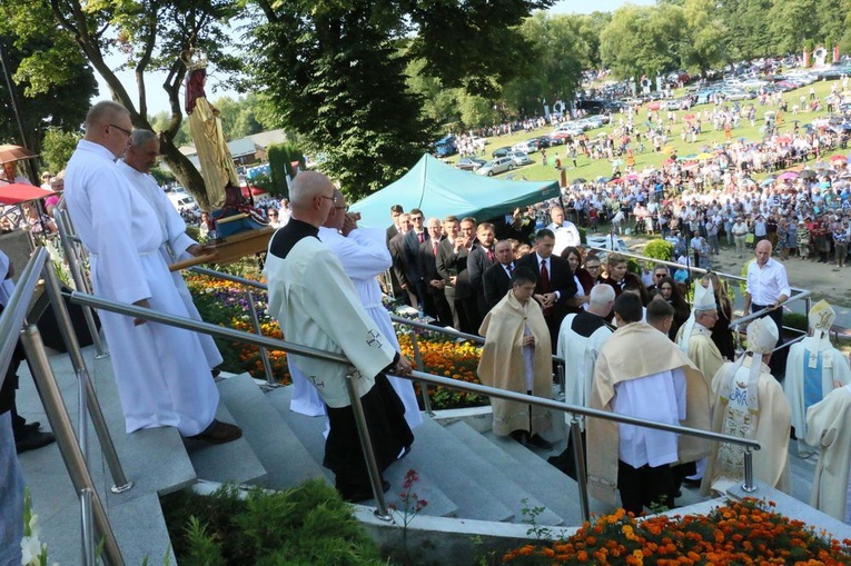 Uroczystości odpustowe w Wąwolnicy