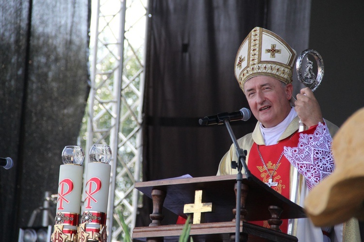 Zakliczyn. Najpiękniejszy wieniec dożynkowy, najlepszy sołtys i dziękczynienie za plony