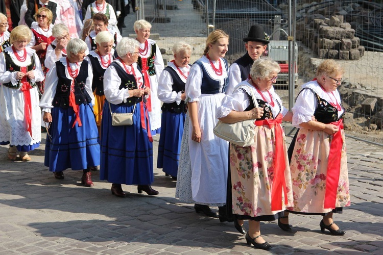 Ze św. Melchiorem w Cieszynie ponad granicami - procesja 2019