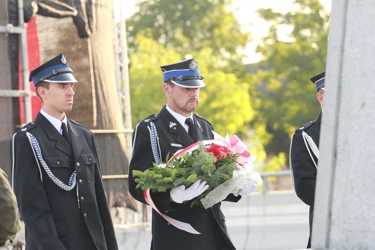 Obchody w Borzęcinie Górnym