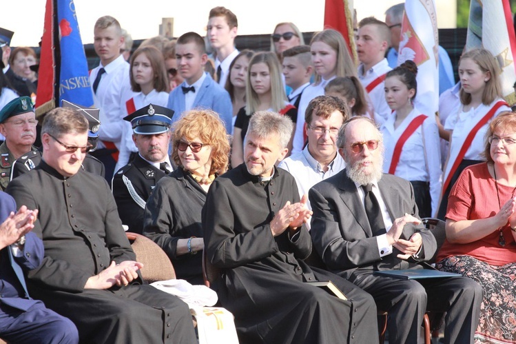 Obchody w Borzęcinie Górnym