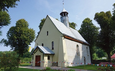 ▲	Bojanicką świątynię czeka jeszcze odnowienie dachu.