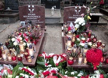 ▲	Groby „Inki” i „Zagończyka” znajdują się na gdańskim cmentarzu garnizonowym.