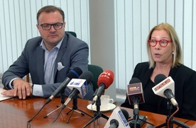 Małgorzata Potocka na konferencji prasowej w Urzędzie Miasta z Radosławem Witkowskim, prezydentem Radomia.