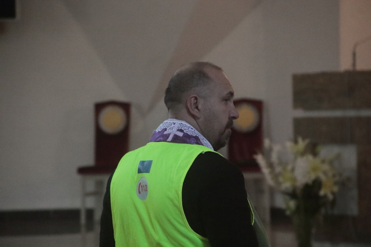 Pieszo i na wózkach - do Matki