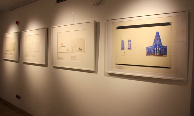 Prace J. Nowosielskiego można oglądać do 29 września.