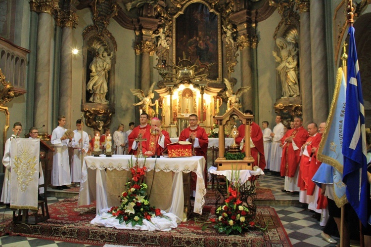 Wprowadzenie relikwii św. Walentego w Łączniku