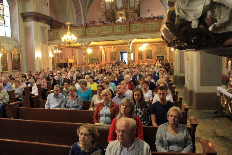 Wprowadzenie relikwii św. Walentego w Łączniku