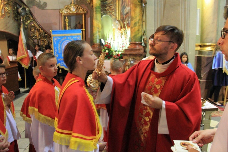 Wprowadzenie relikwii św. Walentego w Łączniku