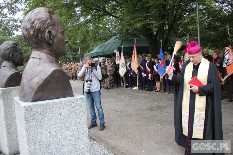 Odsłonięcie popiersi Żołnierzy Niezłomnych w Głogowie