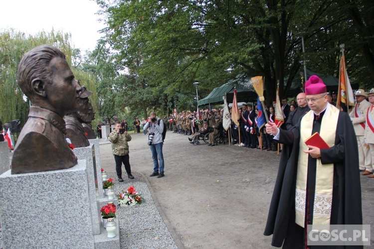 Odsłonięcie popiersi Żołnierzy Niezłomnych w Głogowie