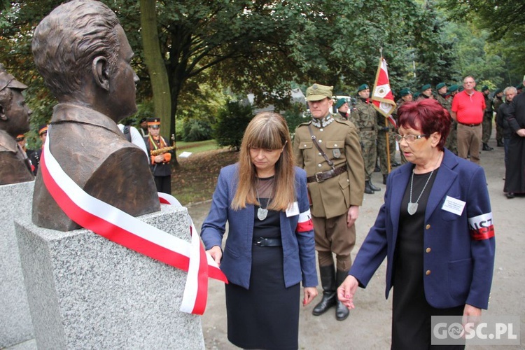 Odsłonięcie popiersi Żołnierzy Niezłomnych w Głogowie