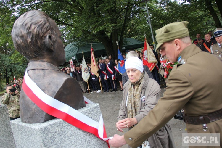 Odsłonięcie popiersi Żołnierzy Niezłomnych w Głogowie