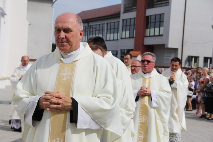 Bobowa. Błogosławieństwo odnowionego kościoła w 680. rocznicę lokacji miasta