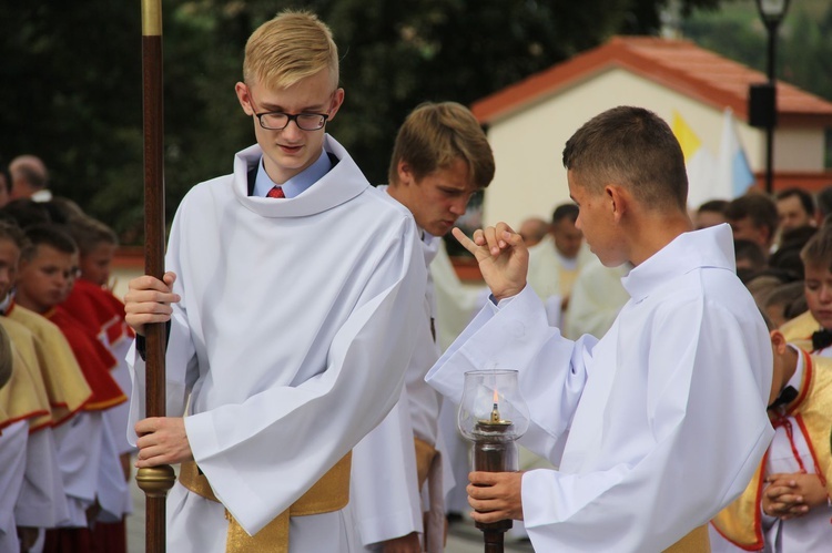 Bobowa. Błogosławieństwo odnowionego kościoła w 680. rocznicę lokacji miasta