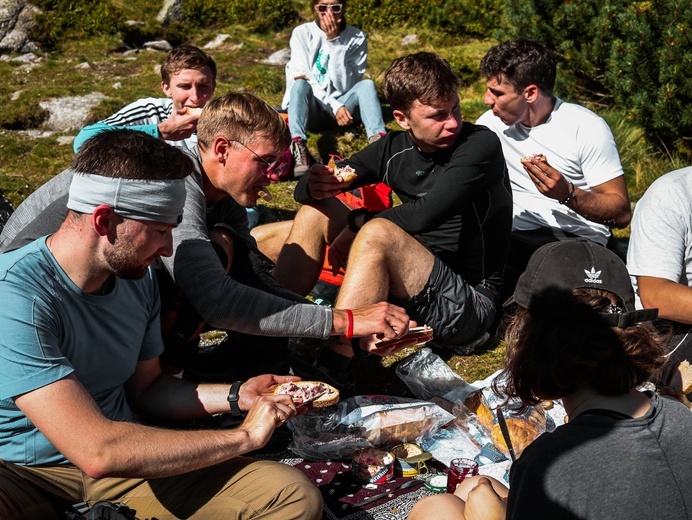 Biały Dunajec - studenci na szlaku