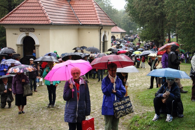 Pielgrzymka Rodzin do Kalwarii Zebrzydowskiej 2019 - Droga Krzyżowa