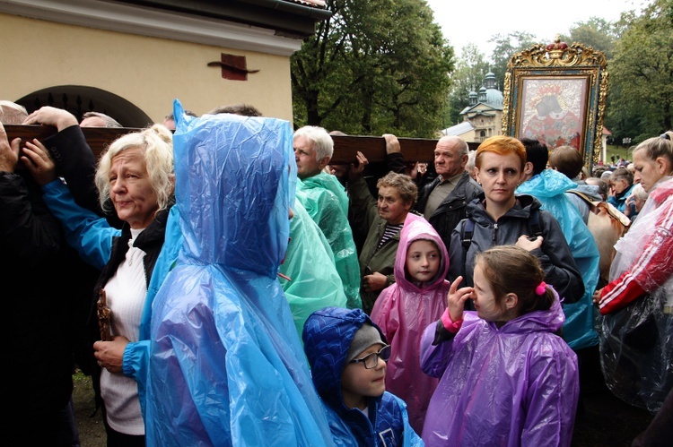 Pielgrzymka Rodzin do Kalwarii Zebrzydowskiej 2019 - Droga Krzyżowa